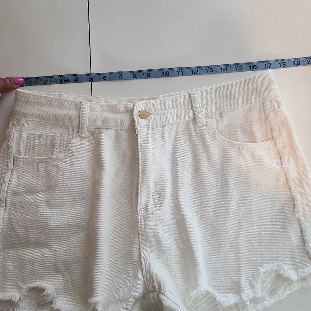 Shein White Raw Frayed Hem Denim Shorts